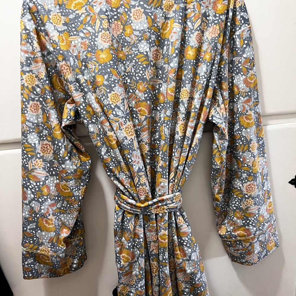 Robe / brand new / one size / lightweight
